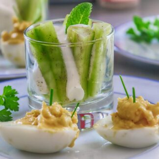 Œuf mimosa + fraîcheur concombre